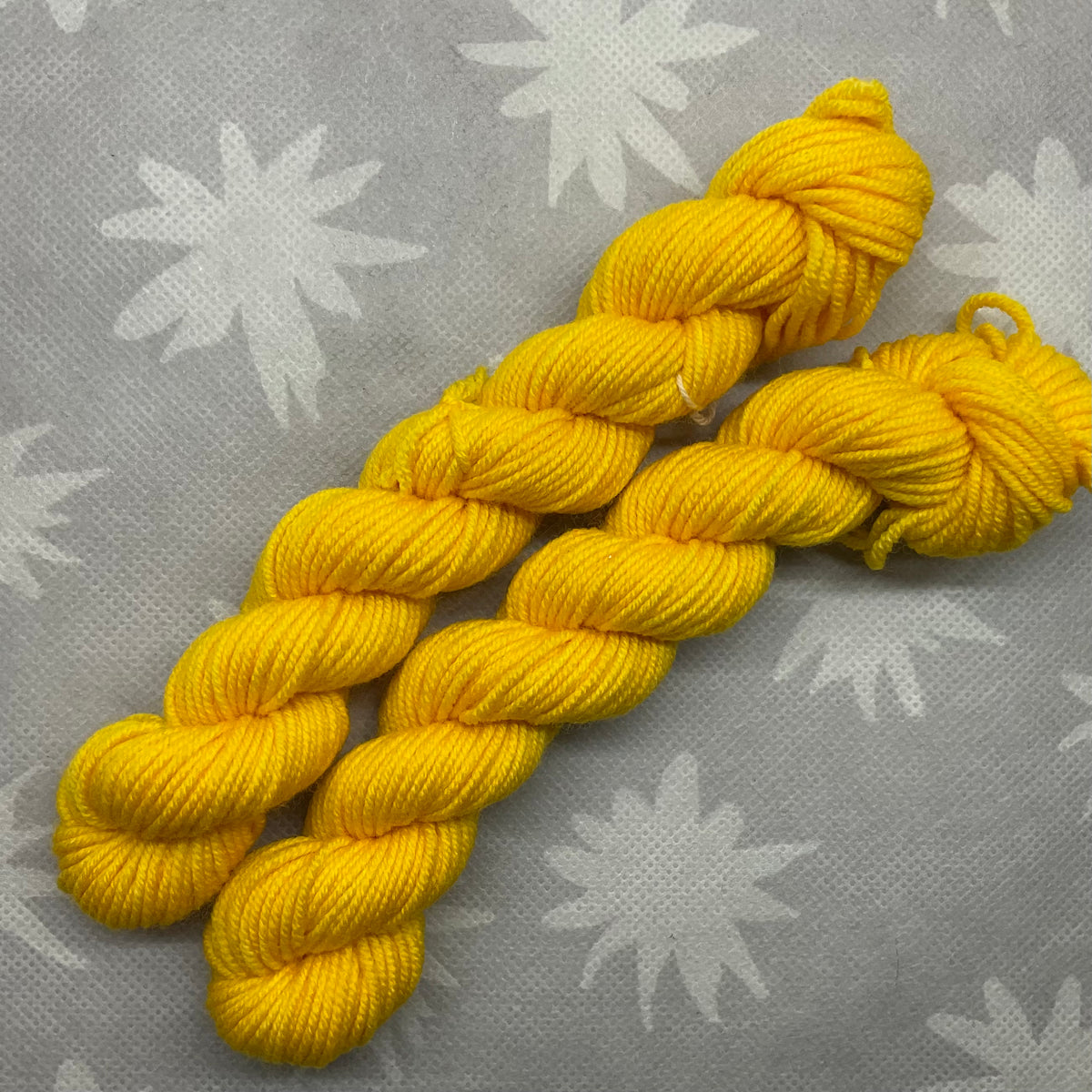 Lemon Ice Jujubee DK Mini Skein