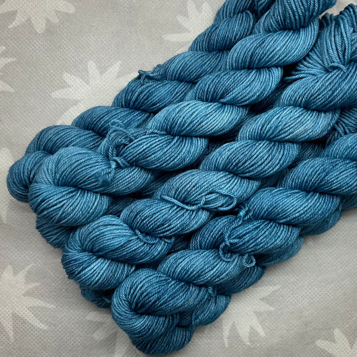 Darker Than Hoth Venti Practicality 75/25 Mini Skein
