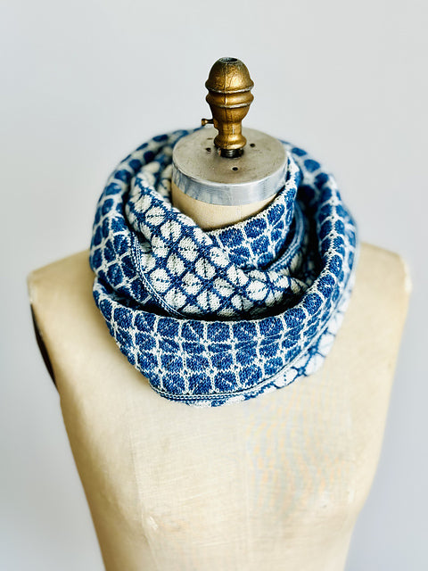 Positive Space Cowl