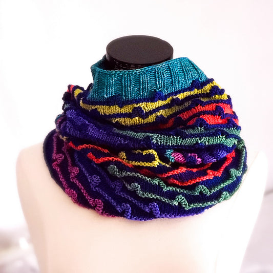 Picots at Play Cowl